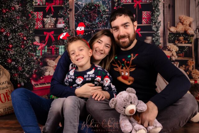 🎄 Séance de Noël 🎄
Quel plaisir de retrouver des familles après quelques années, merci de votre confiance ❤️

@sophielabarthephotographie